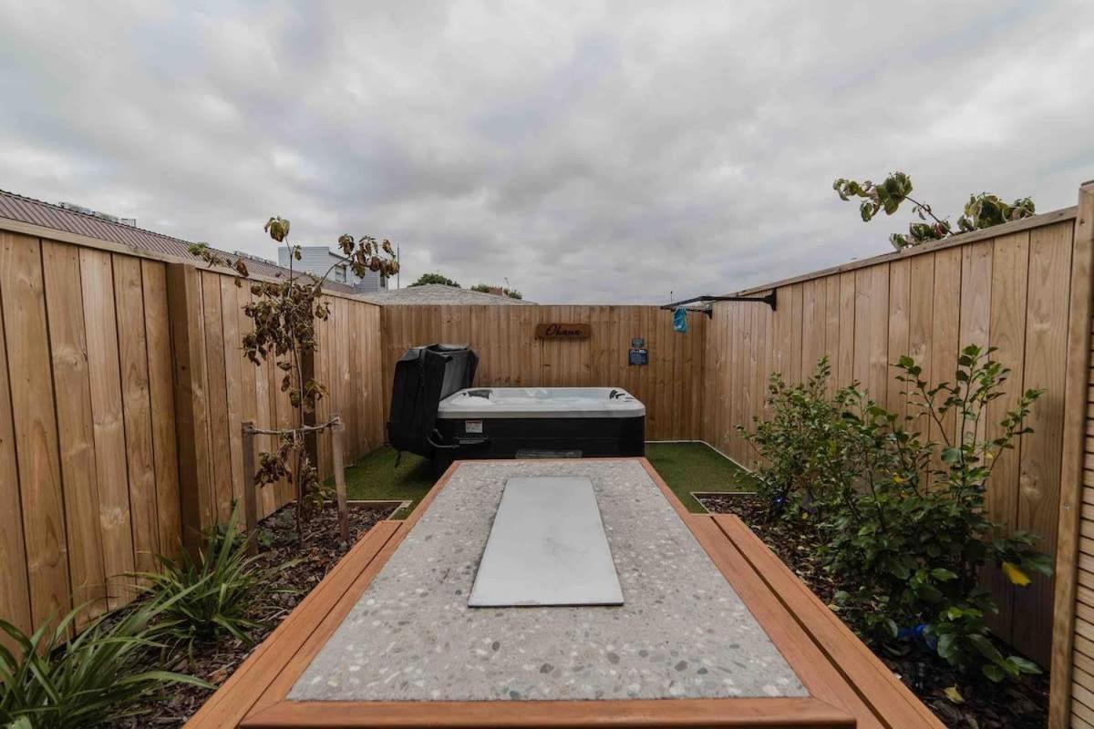 Stones Throw From The Stadium & Hot Tub クライストチャーチ エクステリア 写真